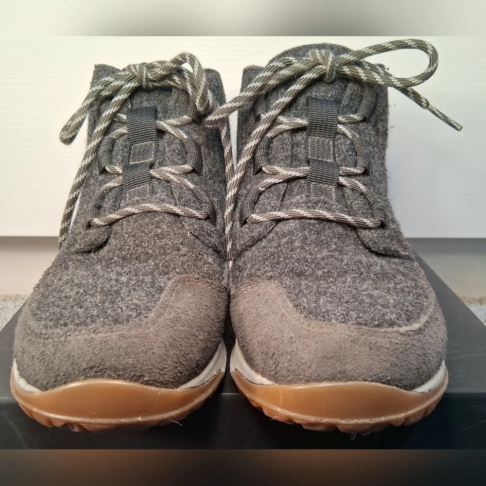 Chaco Borealis Ledge Waterproof Boot Gray Mid Top Womens US Size 7